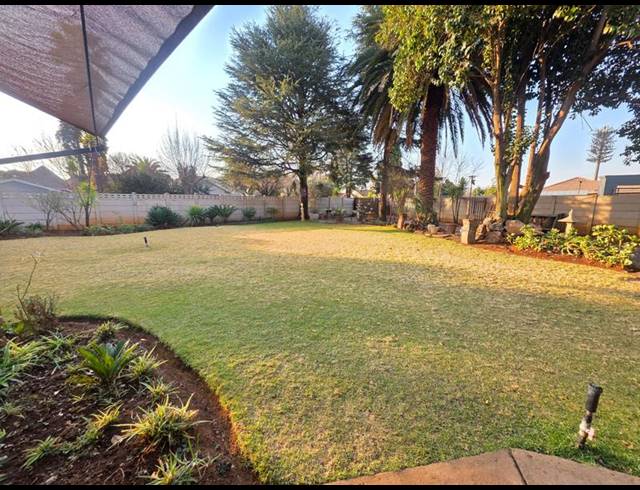 5 BEDROOM HOUSE FOR SALE IN GOLF PARK